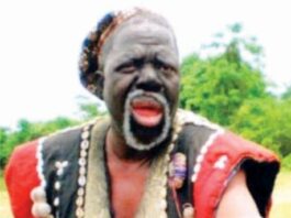 A veteran actor in the Yoruba film industry, Mr Ojo Arowosafe, otherwise known as Fadeyi Oloro, has breathed his last. According to reports, the 66-year-old make-belief star died on Tuesday after a protracted illness he had been nursing for a long time. Recall that recently, he was in the news over his health, which prompted a London-based self-acclaimed pastor, Pastor Tobi Adegboyega, to donate a sum of money to him last month. In a social media post on Tuesday night, a comedian and actor, Mr Bayegun Oluwatoyin, popularly known as Woli Arole, expressed satisfaction over reaching out to the deceased when he was alive to assist him. “[I am] so happy I reached out to you sir, so happy we played our part, so happy we laughed together, so happy we were able to show our support. Rest in Peace, the Legend ‘Fadeyi Oloro’. “Let’s check up on people when dey (they) are alive, let’s show love when people can feel. Let’s help when it can be seen,” he wrote. Fadeyi Oloro was very popular for playing the role of a herbalist in movies and inspired several young people into the industry. The actor, who hailed from Ekiti State, was born on September 15, 1957.