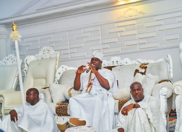 Ooni Sues For Peace, Says 