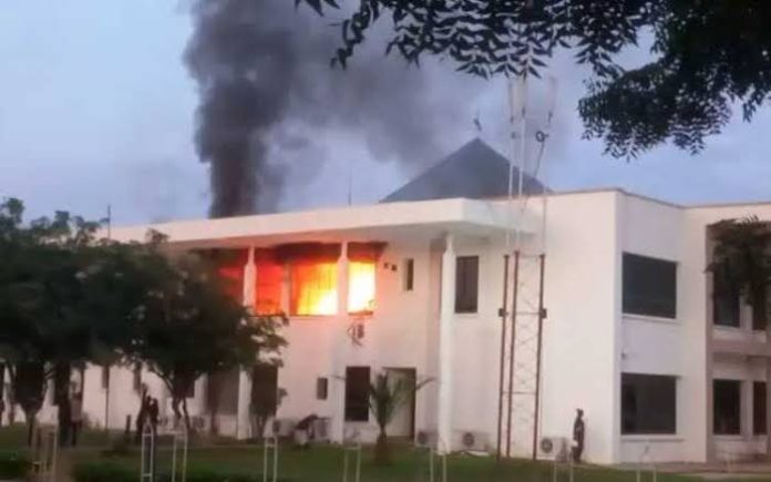 Kastina govt house on fire The Katsina Government House was engulfed in flames on Monday morning, September 2 2024. According to online reports, the cause of the fire is unknown but a source close to the Government House named Alhaji Bashir spoke with Punch and revealed when it started.