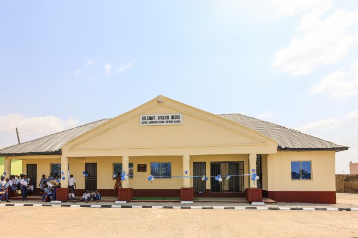 LW5A8582 SIFAX Group Chairman, Taiwo Afolabi Donates Building To Alma Mater