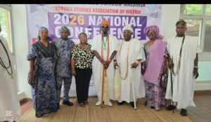 Oba Fálùádé Honoured With Award Of Excellence As 'Ọba Afèdè-Yangàn' By Yoruba Studies Association